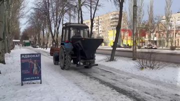 Роман Конев: О механизированной уборке и посыпке автомобильных дорог и тротуаров МУНИЦИПАЛЬНОГО УНИТАРНОГО ПРЕДПРИЯТИЯ «ПРОСТОР» АДМИНИСТРАЦИИ ГОРОДСКОГО ОКРУГА ГОРЛОВКА ДОНЕЦКОЙ НАРОДНОЙ РЕСПУБЛИКИ