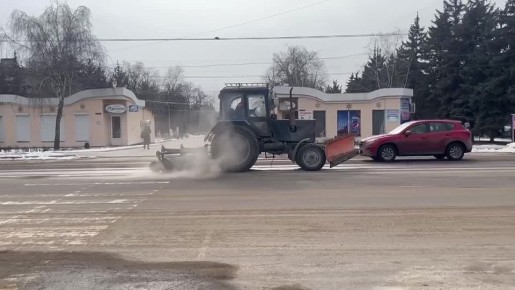Роман Конев: О механизированной уборке и посыпке автомобильных дорог и тротуаров МУНИЦИПАЛЬНОГО УНИТАРНОГО ПРЕДПРИЯТИЯ «ПРОСТОР» АДМИНИСТРАЦИИ ГОРОДСКОГО ОКРУГА ГОРЛОВКА ДОНЕЦКОЙ НАРОДНОЙ РЕСПУБЛИКИ