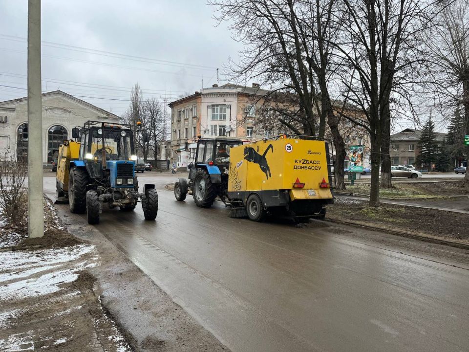 Иван Приходько: О работах МУП «Простор». Муниципальное унитарное предприятие «Простор» ежедневно выполняет все необходимые работы по содержанию городских улиц