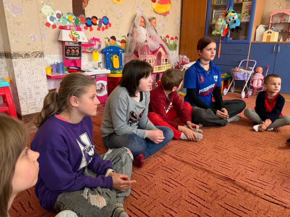 Детская радость бесценна. Активисты Центрально-городского штаба Молодёжки в рамках проекта «Старший брат» посетили детский социальный центр и провели для ребят развлекательную программу