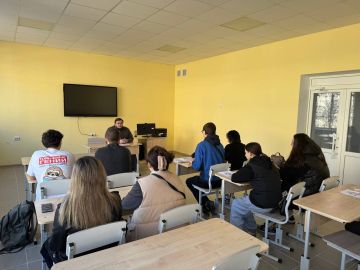 Состоялась встреча священнослужителя с учащимися Горловского колледжа городского хозяйства