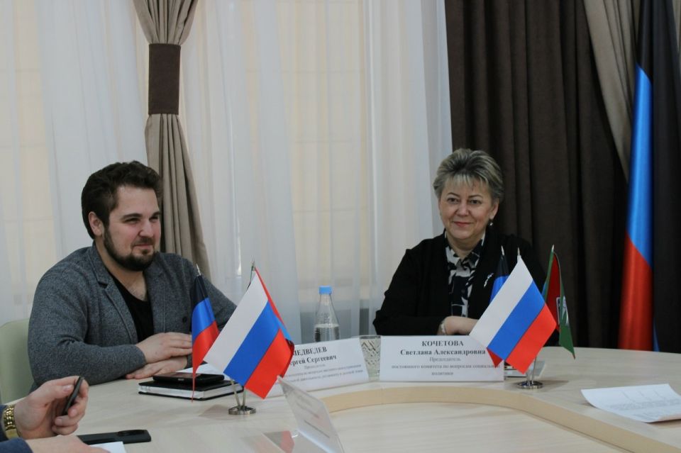 Роман Конев: 23 марта 2026 года состоялись заседания постоянных комитетов Горловского городского совета Донецкой Народной Республики