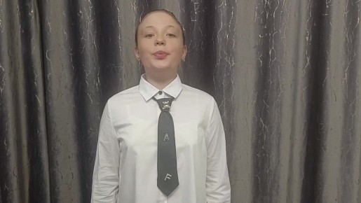 Школьники Центрально-Городского района продолжают поздравлять работников культуры с профессиональным праздником