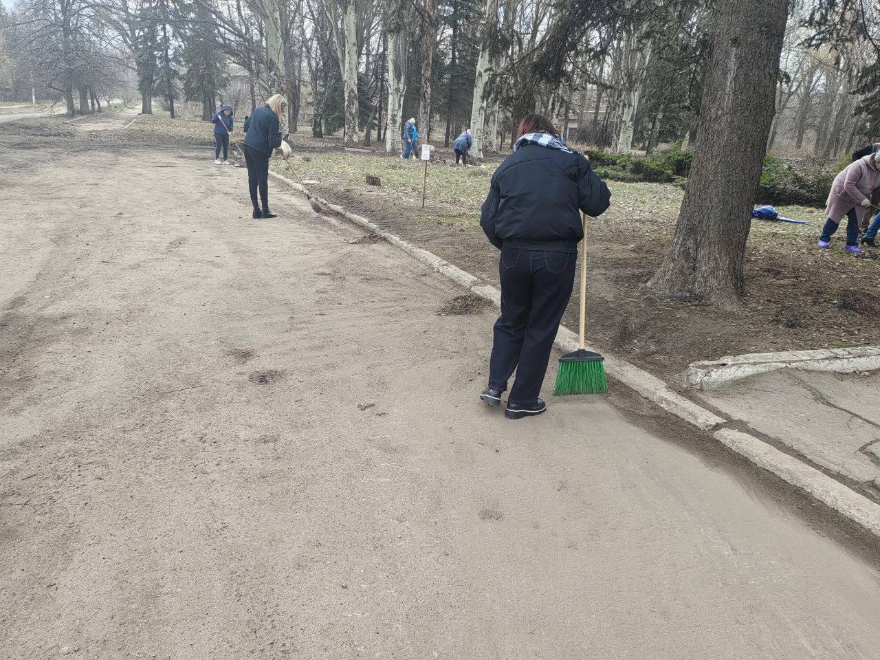 Иван Приходько: В Никитовском внутригородском районе города Горловка продолжается работы в рамках двухмесячника по благоустройству