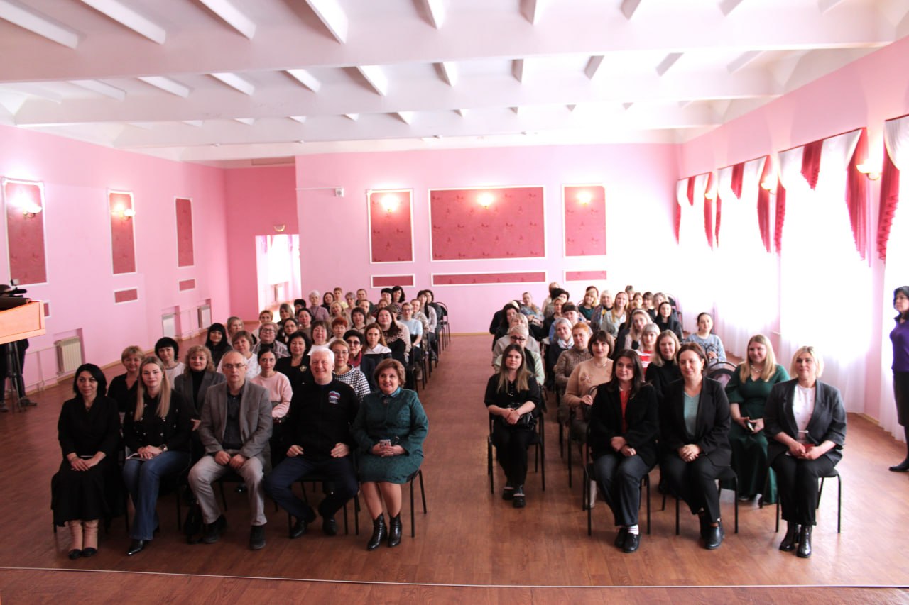 Андрей Бедило: Сегодня, 26 марта 2026 года провел рабочую встречу с председателями родительских комитетов общеобразовательных школ и дошкольных учреждений г.о. Горловка