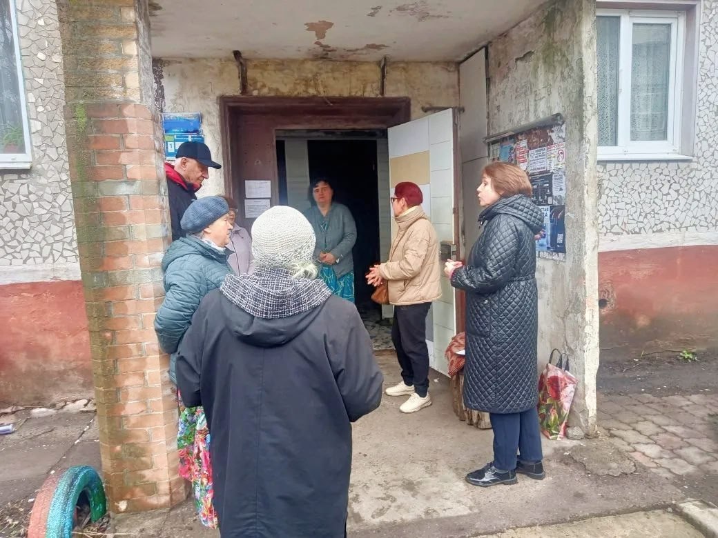 Роман Конев: В Калининском районе Горловки, в рамках инициативы «Донбасс – наш дом» от партии «Единая Россия», состоялись встречи жителей с представителями местной Управы и сотрудниками Единого регионального фонда управления...