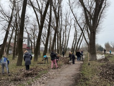 В Никитовском внутригородском районе города Горловка продолжаются работы в рамках двухмесячника по благоустройству