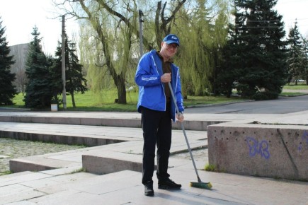 Роман Конев: 4 апреля 2026 года я вместе с депутатами и сотрудниками Аппарата Горловского городского совета ДНР принял участие во втором весеннем субботнике