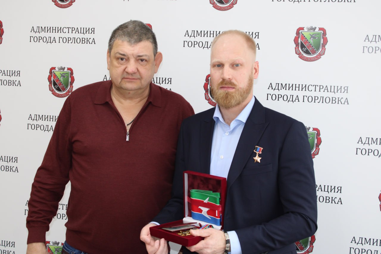 Иван Приходько: Сегодня провел аппаратное совещание администрации городского округа Горловка Донецкой Народной Республики, в котором приняли участие руководители структурных подразделений администрации, представители силовых...