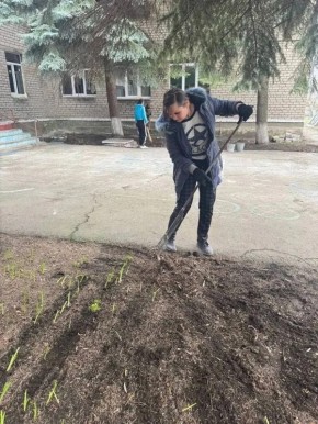 Роман Конев: В рамках партийного проекта «Единой России» «Донбасс — наш дом» под кураторством Алексея Муратова в Никитовском районе прошли мероприятия по благоустройству и санитарной очистке общественных пространств