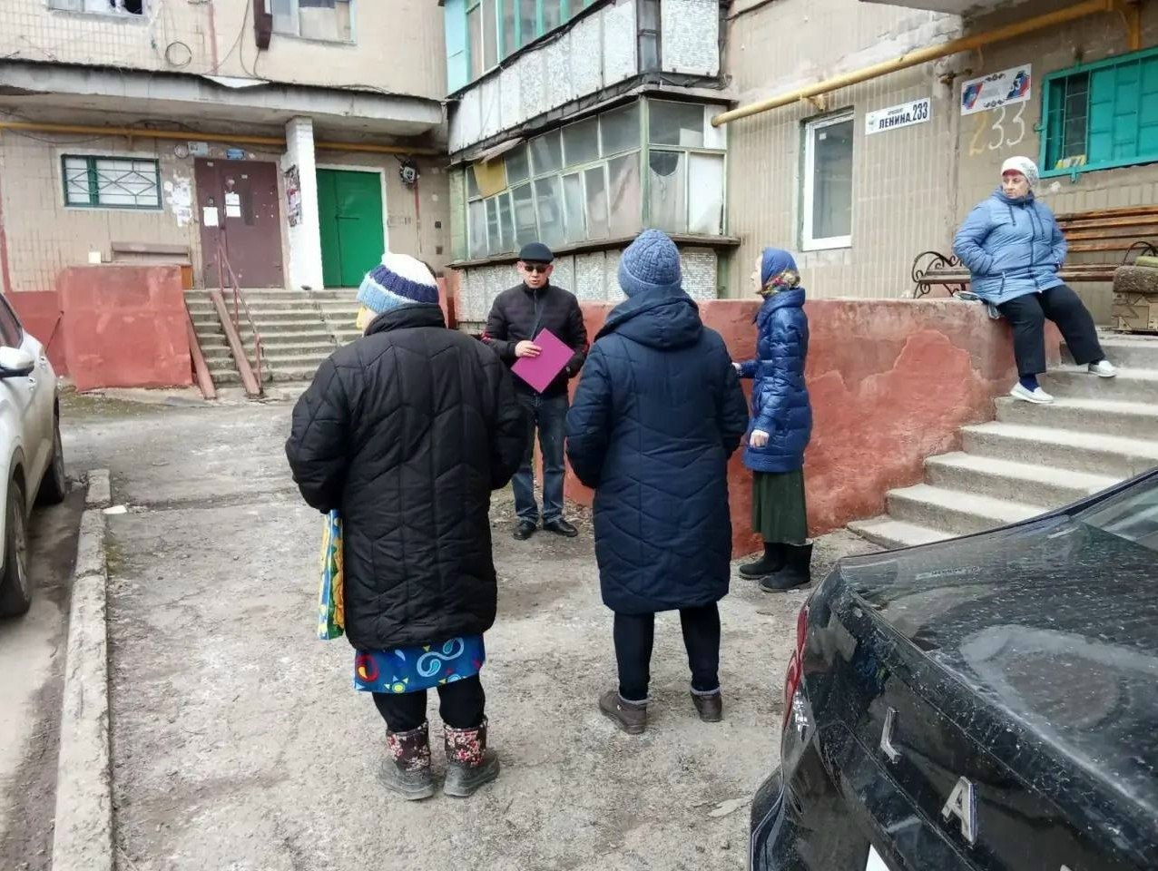 Роман Конев: В Никитовском внутригородском районе в рамках инициативы «Единой России» «Старший по дому» были организованы встречи жителей с представителями Единого регионального фонда управления МКД и управы