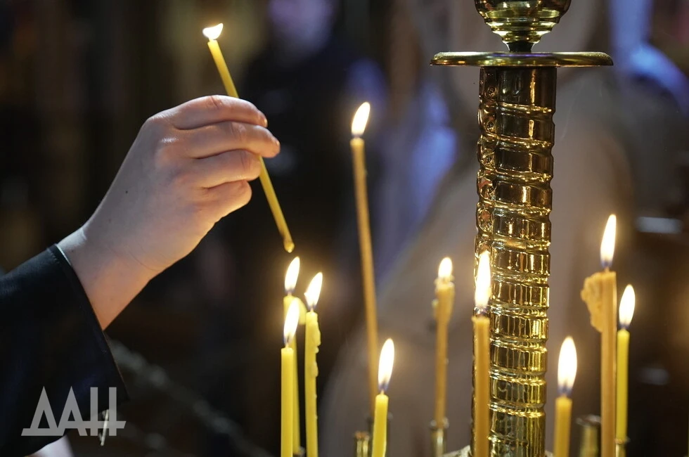 Благодатный огонь доставят в Горловку для архиерейской службы пяти епископов