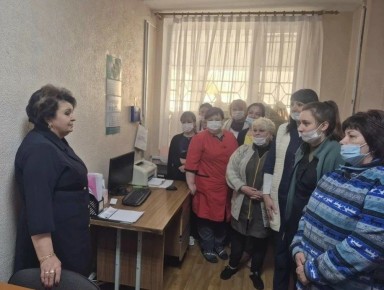 Роман Конев: 16 апреля 2026 года депутат Горловского городского совета от фракции «Единая Россия» Нелля Якуненко провела встречу с жителями города