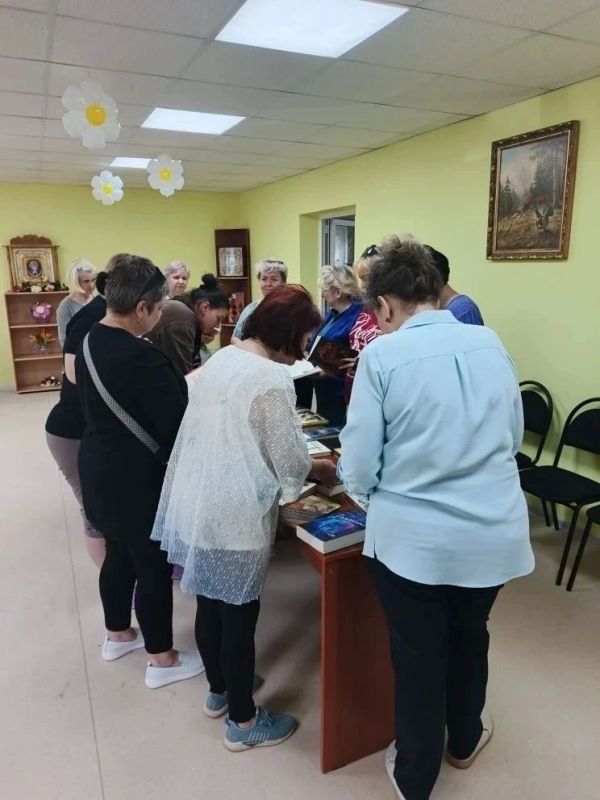 В Калининском районе Горловки прошла книжная ярмарка в рамках проекта «Партия рядом»