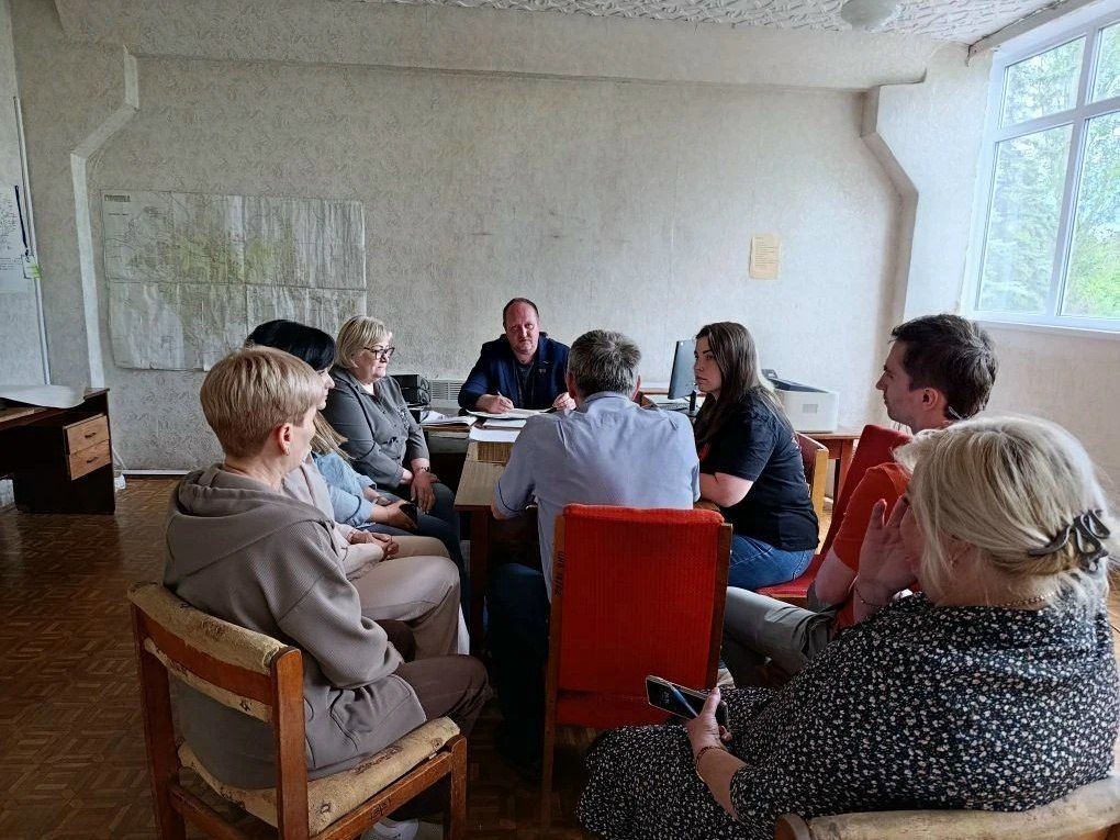 Роман Конев: 24 июня 2026 года депутат Горловского городского совета от фракции «Единая Россия» Николай Гальченко провёл встречу с трудовым коллективом