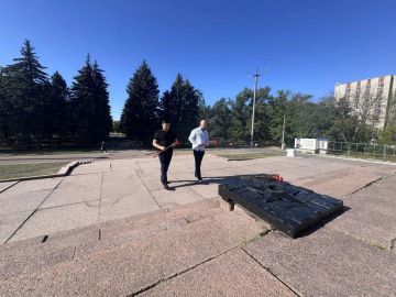 В Центрально-Городском внутригородском районе Горловки прошло возложение цветов