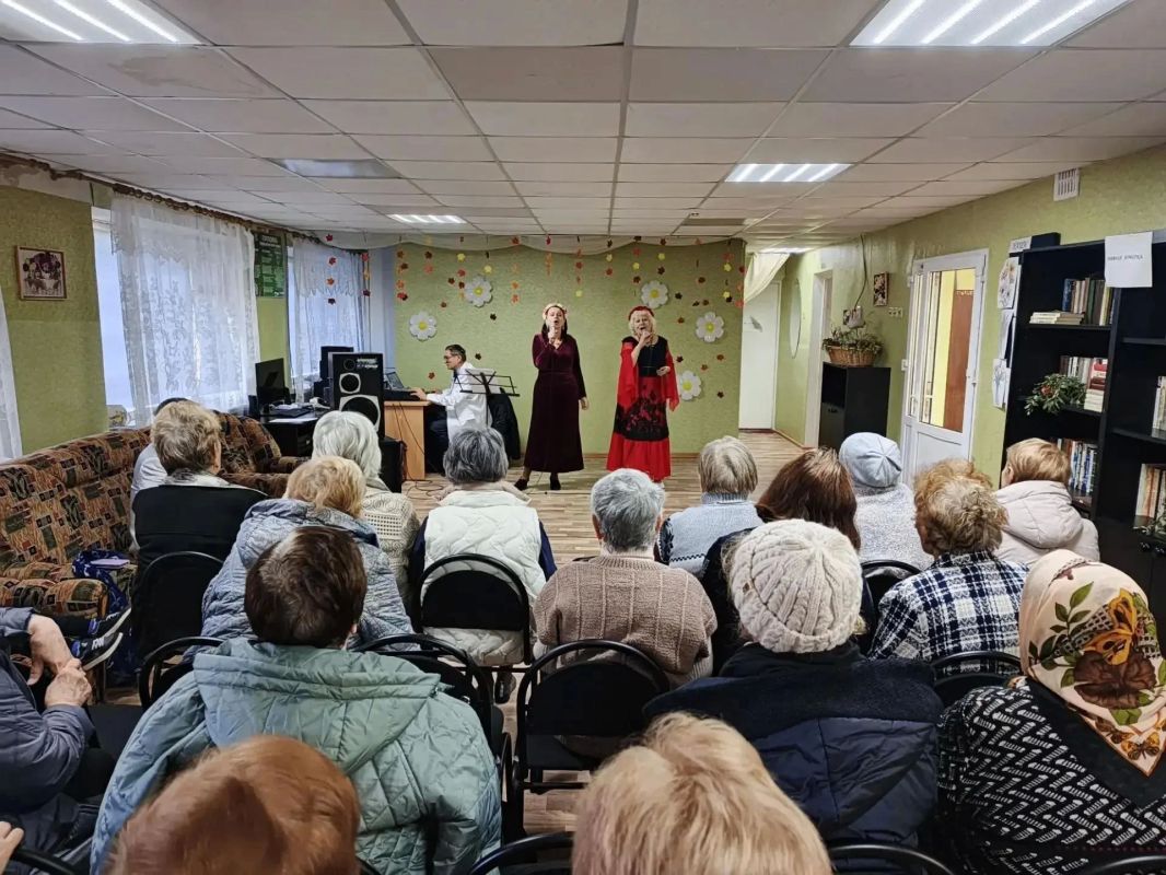 В Центре соцобслуживания Калининского района Горловки прошло выступление коллектива